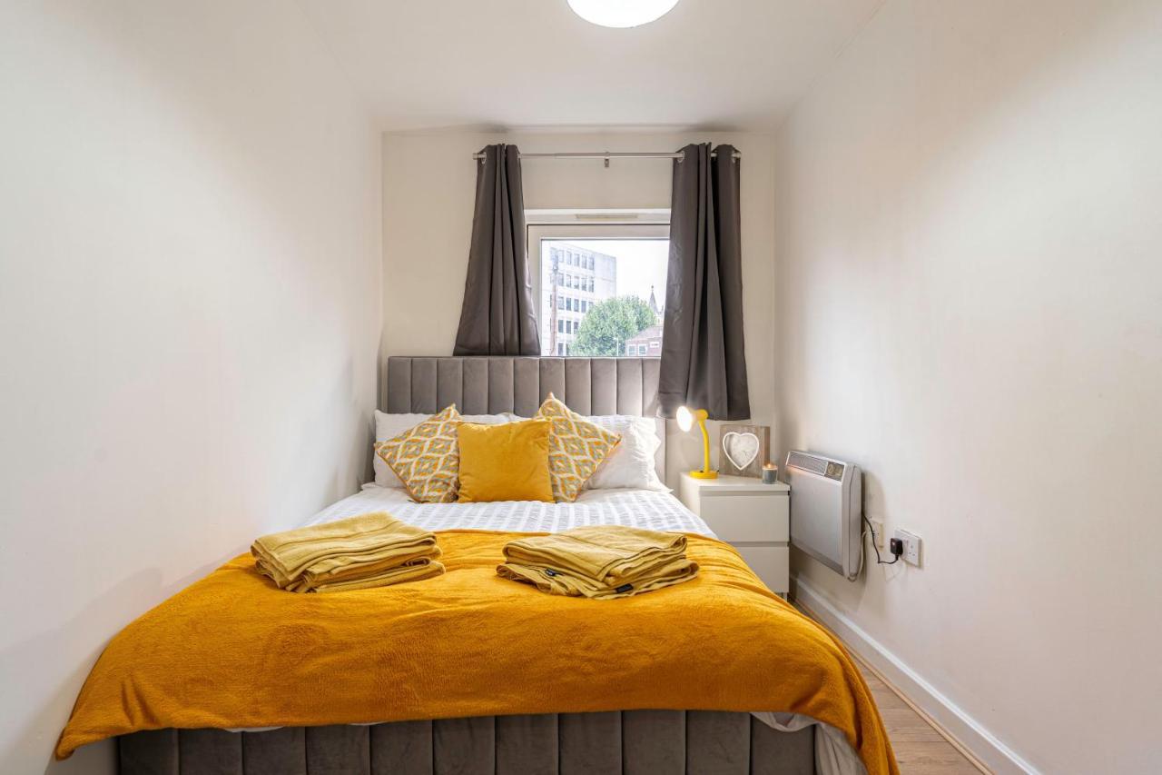 Riley House Spacious City Apartment Coventry Exterior foto