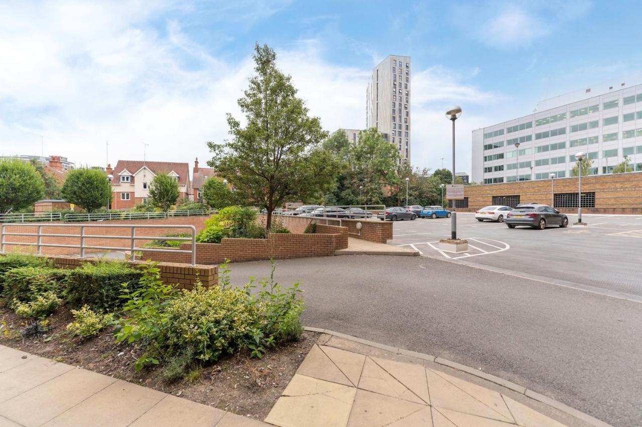 Riley House Spacious City Apartment Coventry Exterior foto