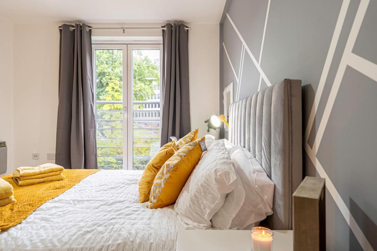 Riley House Spacious City Apartment Coventry Exterior foto
